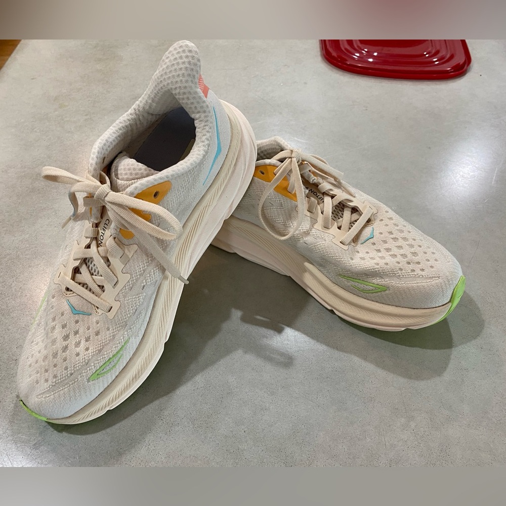 Hoka Clifton 9. Size 7.5 W
